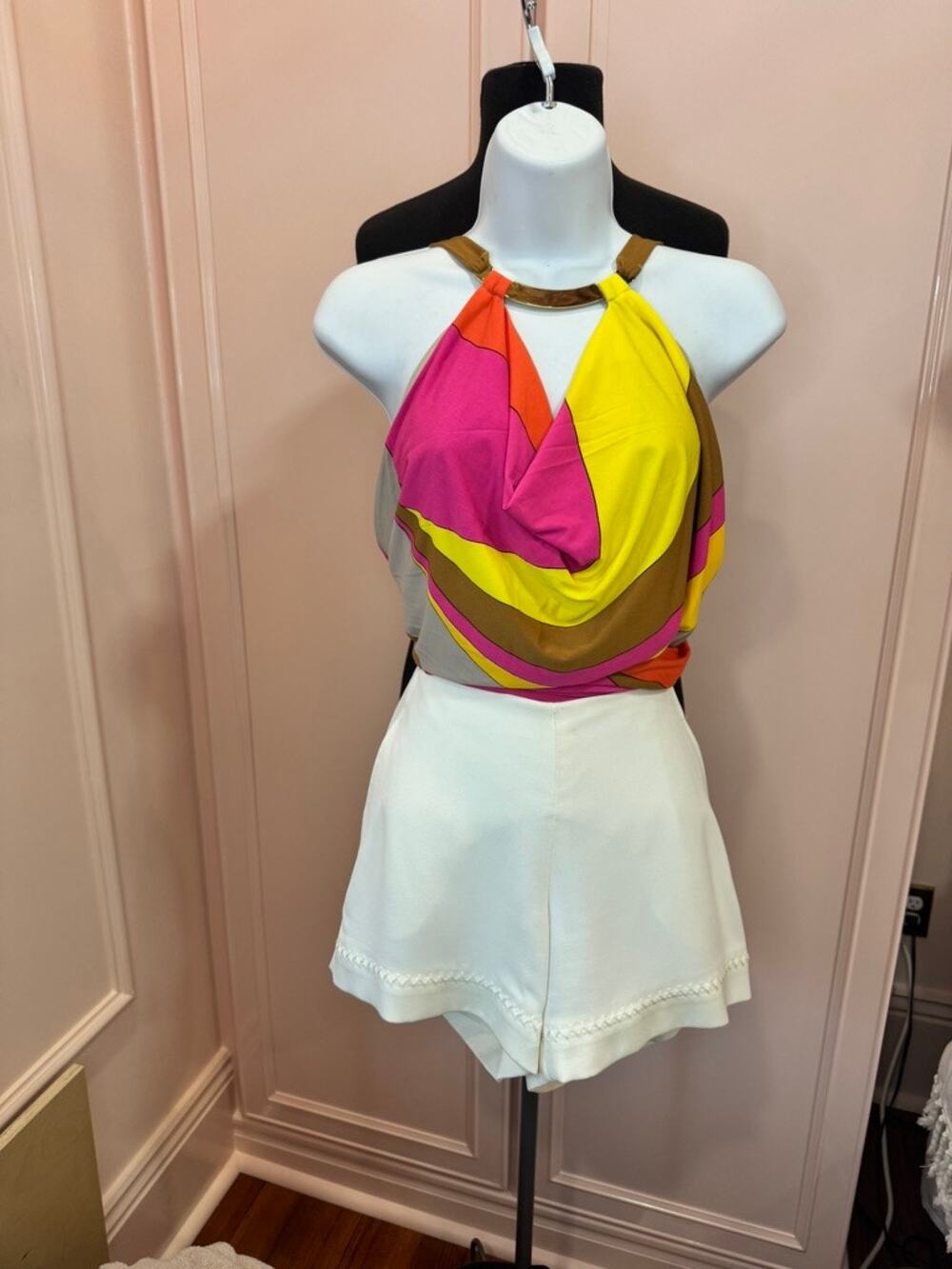 Trina Turk white tailored shorts size 2